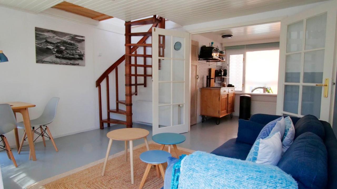 Houseboat Apartment With Water Terrace, Free Parking, Free Bikes & Fast Wifi Амстердам Екстериор снимка