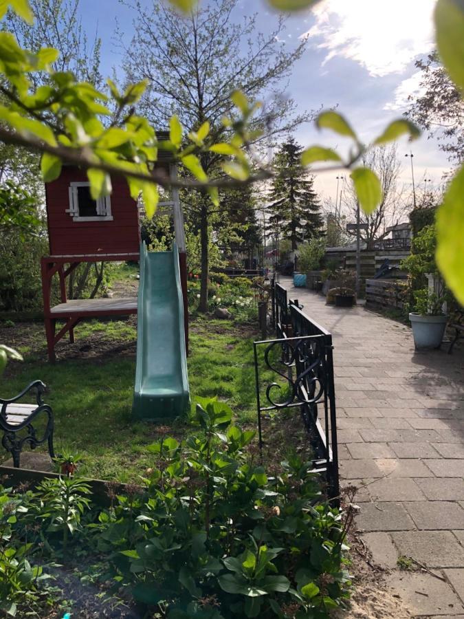 Houseboat Apartment With Water Terrace, Free Parking, Free Bikes & Fast Wifi Амстердам Екстериор снимка
